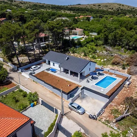 Feriehus Family Friendly House With A Swimming Pool - Lozice, - 24575
