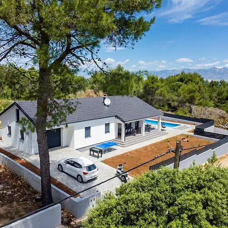 Feriehus Family Friendly House With A Swimming Pool - Lozice, - 24575 *
