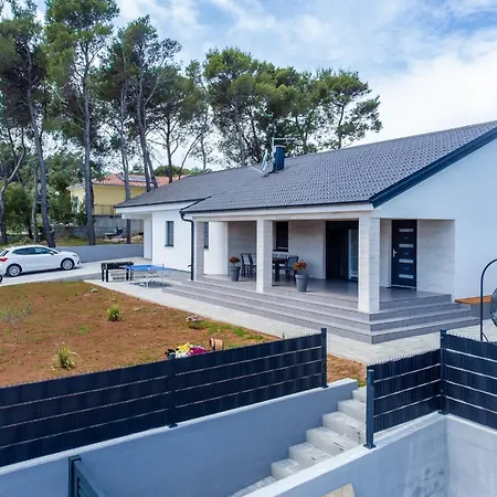 Family Friendly House With A Swimming Pool - Lozice, - 24575
