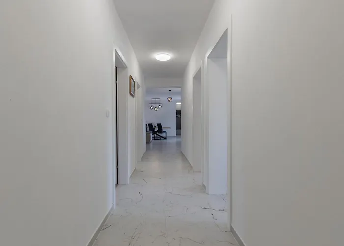 Nyaraló Family Friendly House With A Swimming Pool - Lozice, - 24575 Vir