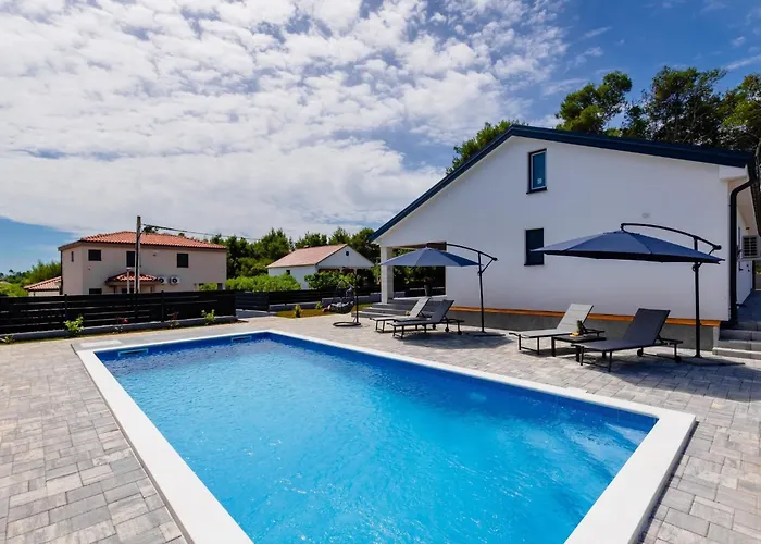 Family Friendly House With A Swimming Pool - Lozice, - 24575 Vir