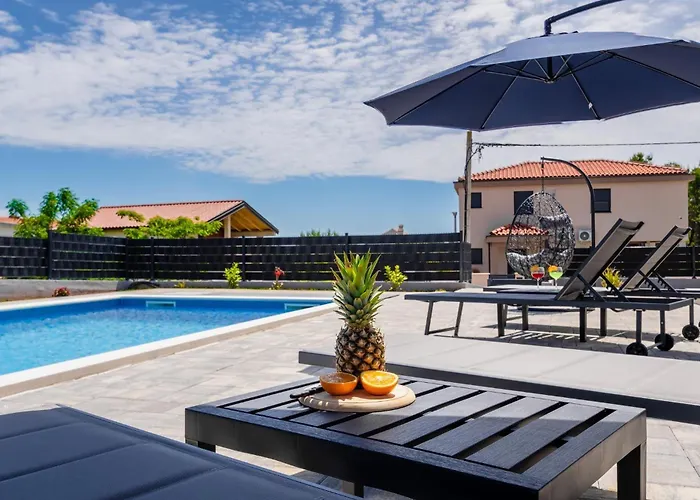 Family Friendly House With A Swimming Pool - Lozice, - 24575 Vir